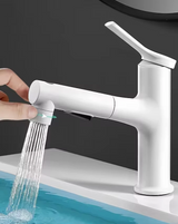 Moderne Waschbeckenarmatur mit flexiblem Auszug und integrierter Mundspülfunktion