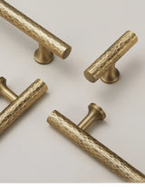 HammerBronze Vintage Möbelgriffe – Handgehämmerte Messinggriffe