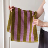 StripeElegance Luxe Baumwollhandtuch – Gestreiftes Premium-Handtuch in Hotelqualität