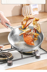TitanEdge Prime – Premium Titan-Bratpfanne mit Hammerschlag-Struktur
