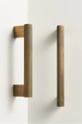 LineaForge Classic – T-Bar Möbelgriff | Massivmessing | Antik-Finish