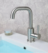 Elegante Einhebelarmatur mit Rundauslauf und Drehfunktion in Schwarznickel