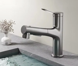Moderne Waschbeckenarmatur mit flexiblem Auszug und integrierter Mundspülfunktion