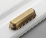 Copperlia ArcElegance Möbelgriff – Halbkreis-Schrankgriff aus Vollmessing im Antik-Copper Finish