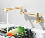 Moderne Wandarmatur Küche Gold Gebürstet – Spültischmischer Kaltwasser | Drehbarer Auslauf | Hochwertiges Messing
