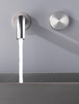 AquaLux Wall – Minimalistische Wand-Waschtischarmatur aus Messing