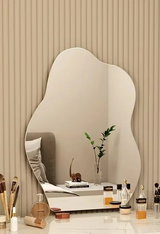 LumaForm LED-Designer-Wandspiegel – Skandinavischer Minimalismus mit Unregelmäßiger Form für Bad, Schlafzimmer & Wohnzimmer