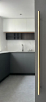 LuxeGrip T-Bar Möbelgriff aus Messing – Extra Lang, Modern & Vielseitig