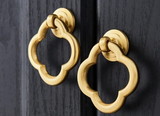 FloraVita Elegance – 2er Set Messing Möbelknöpfe in Vierblatt-Form