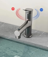 Moderne Waschbeckenarmatur mit flexiblem Auszug und integrierter Mundspülfunktion