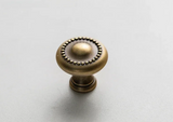 BronzoLux T-Bar – Massiver Messing-Möbelgriff in Antik-Bronze