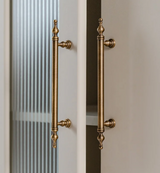 BronzoLux T-Bar – Massiver Messing-Möbelgriff in Antik-Bronze