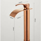 Glanzvolle Wasserfall-Waschtischarmatur in Roségold