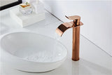 Glanzvolle Wasserfall-Waschtischarmatur in Roségold