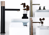 Moderne Waschbeckenarmatur mit geriffeltem Drehknopf und Mischfunktion