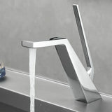Schlichte Design-Waschtischarmatur mit Einhebelmischer