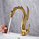 Moderne Waschbeckenarmatur mit Wasserfallfunktion und dekorativem Schwanenhals