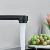 HydroFlex Pro Wandarmatur mit Brause – Drehbarer 360° Küchen- & Badmischer aus Edelstahl