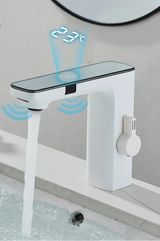 AquaSense Pro – Berührungslose Smart-Waschtischarmatur mit Digitalanzeige in Weiß