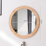 Eleganter Wandspiegel mit Holzrahmen