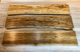 RusticFlow Massivholz Wandregal – Schwebendes Regal mit Baumkante