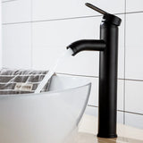Moderne Waschbeckenarmatur in Schwarz mit Einhebeltechnik und Mischfunktion