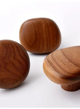 NordicPebble Elegance – Skandinavischer Massivholz Wandhaken ohne Bohren