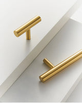 LuxeGrip T-Bar Möbelgriff aus Messing – Extra Lang, Modern & Vielseitig