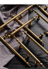BronzoLux T-Bar – Massiver Messing-Möbelgriff in Antik-Bronze