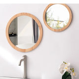 Eleganter Wandspiegel mit Holzrahmen