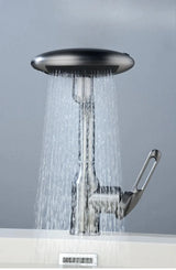 Moderne Waschbeckenarmatur mit Wasserfallfunktion und vier Wasserstrahlmodi