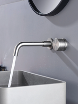 AquaLux Wall – Minimalistische Wand-Waschtischarmatur aus Messing