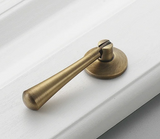 Copperlia ArcElegance Möbelgriff – Halbkreis-Schrankgriff aus Vollmessing im Antik-Copper Finish